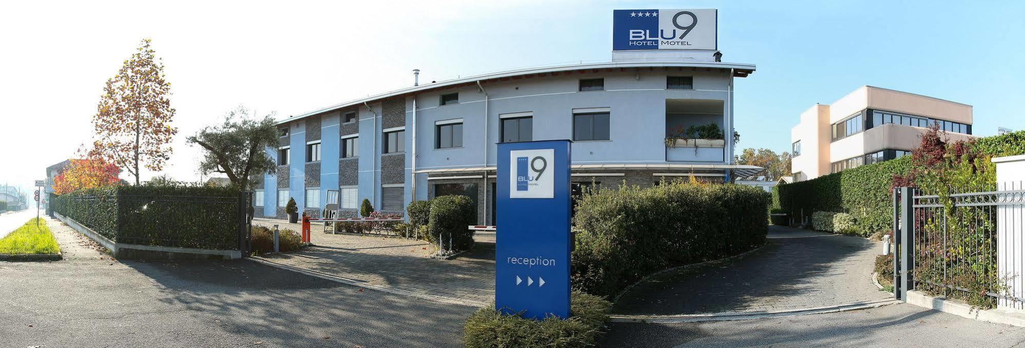 Blu9 Hotel Novedrate Buitenkant foto